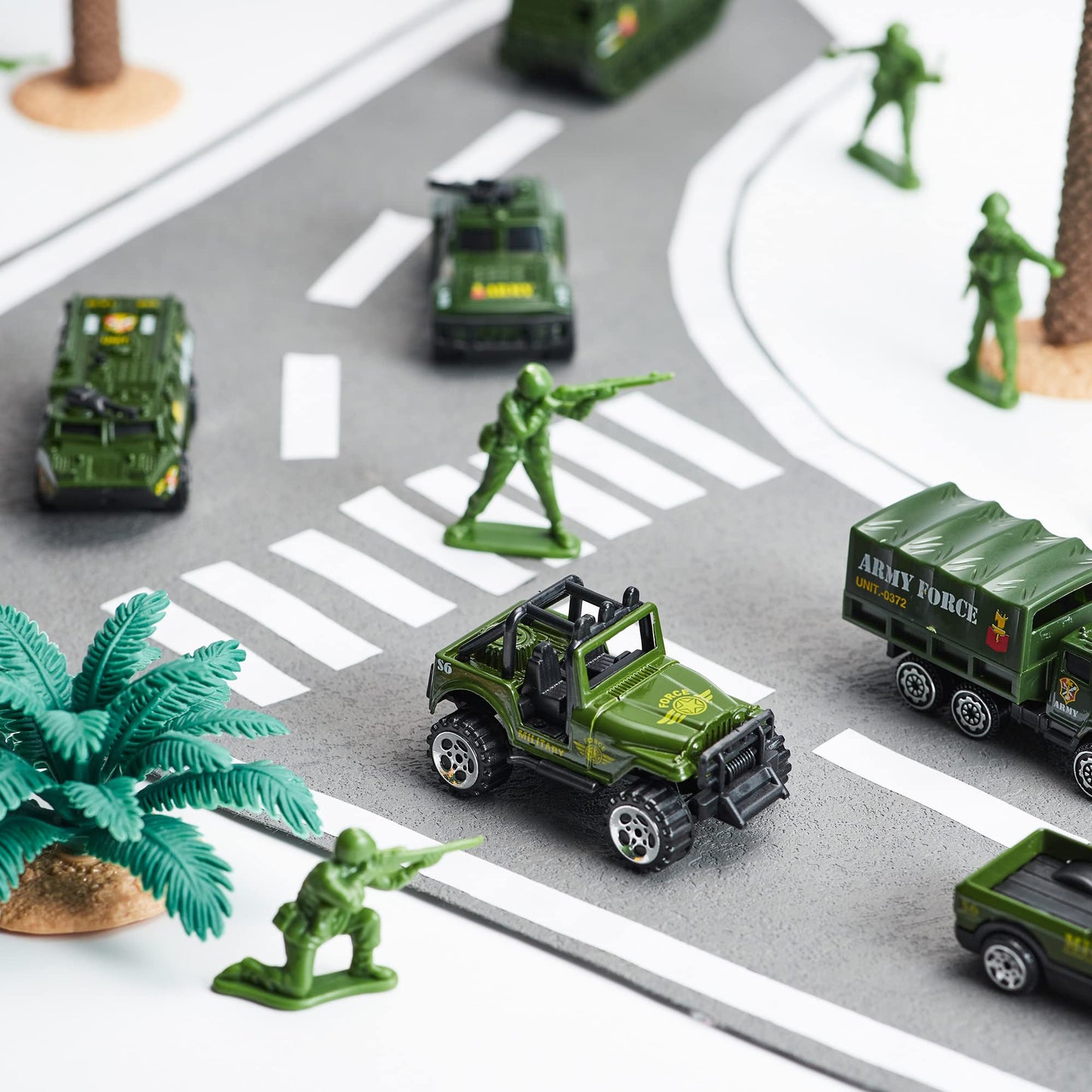 SYNCFUN 25 in 1 Die-cast Military Army Play Vehicle Set, Vehicles with Sounds and Lights in Carrier Truck, Push and Go Car Toy, Kids Birthday Gifts for 3 4 5 6 Years Old Boys