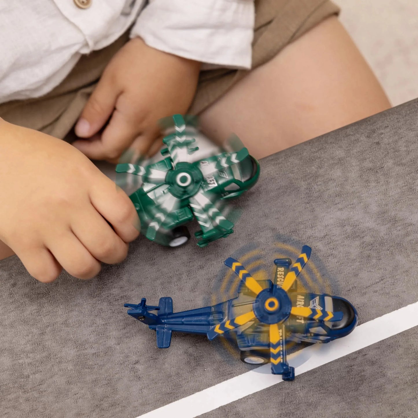 Syncfun 16 Pcs Airplane Toys for Toddlers 1-3, Mini Car Party Favors, Pull Back Plane Playset Including Helicopter, Fighter Jet, Bomber, Biplane, Gifts for Kids