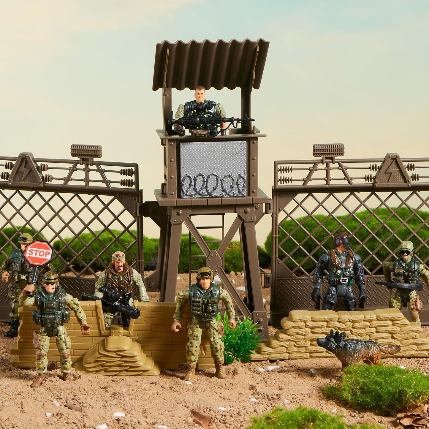 SYNCFUN 16 Pcs Army Men Action Figures for Boys, Military Toy with 12 Realistic Army Ranger and Weapon Gear Accessories
