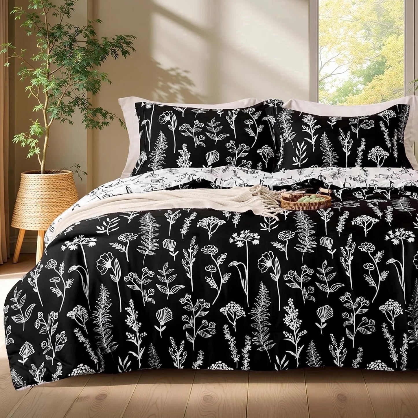 Joyfy California King Comforter Set Black, 3 Pieces Floral California King Bedding Set with 1 Soft Reversible Botanical Comforter and 2 Pillow Shams, Bed in a Bag for All Seasons
