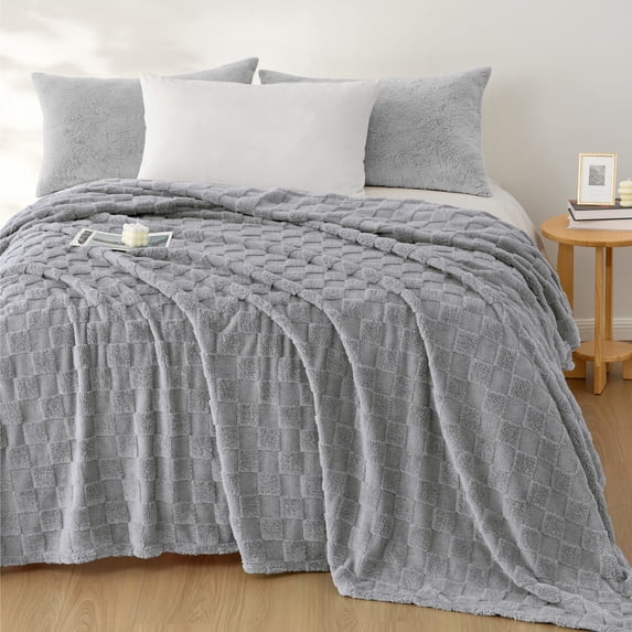 Joyfy Soft Light Grey Fleece Queen Blanket Checkerboard 90x90 Inches, 280GSM Cozy Cute Throw for Bed - Aesthetic Home Room Decor and Gift for Women, Mom, Girls