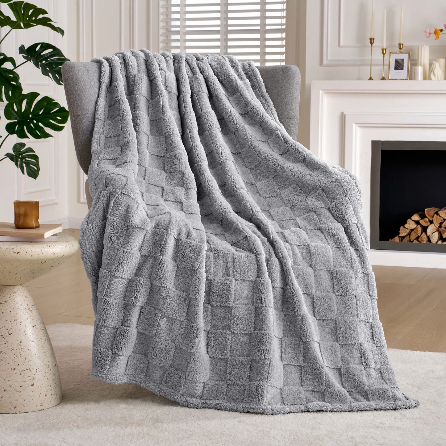 Joyfy Soft Light Grey Fleece Throw Blanket Checkerboard 50x60 Inches, 280GSM Cozy Cute Blanket for Couch - Aesthetic Home Room Decor and Gift for Women, Mom, Girls