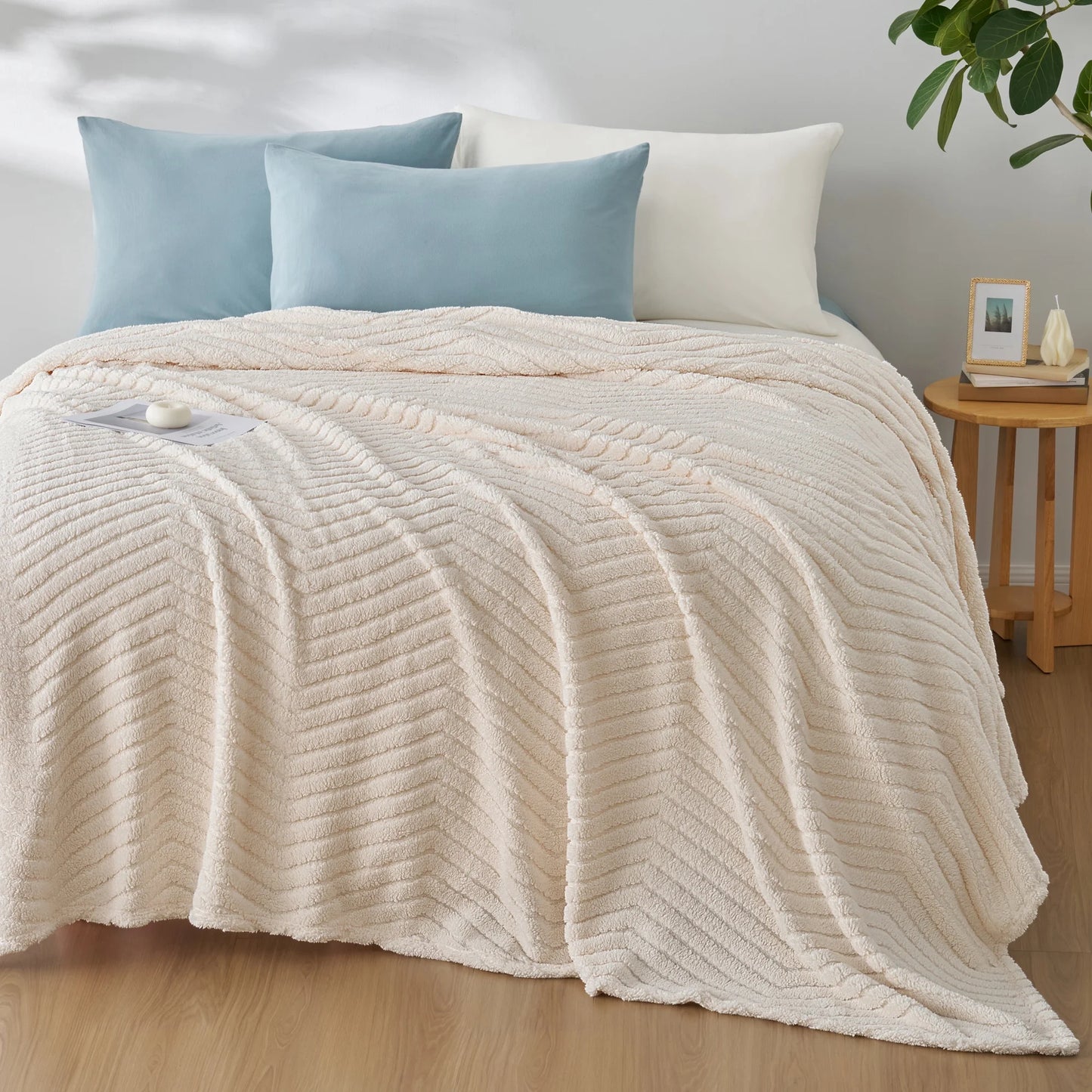 Joyfy Throw Blanket for Couch,Bed,Sofa,Soft Throw Blanket Knitted,Gifts for Women Mom Girls,Throw Home Room Decor Aesthetic for Women Christmas Birthday Gifts 50x60 in