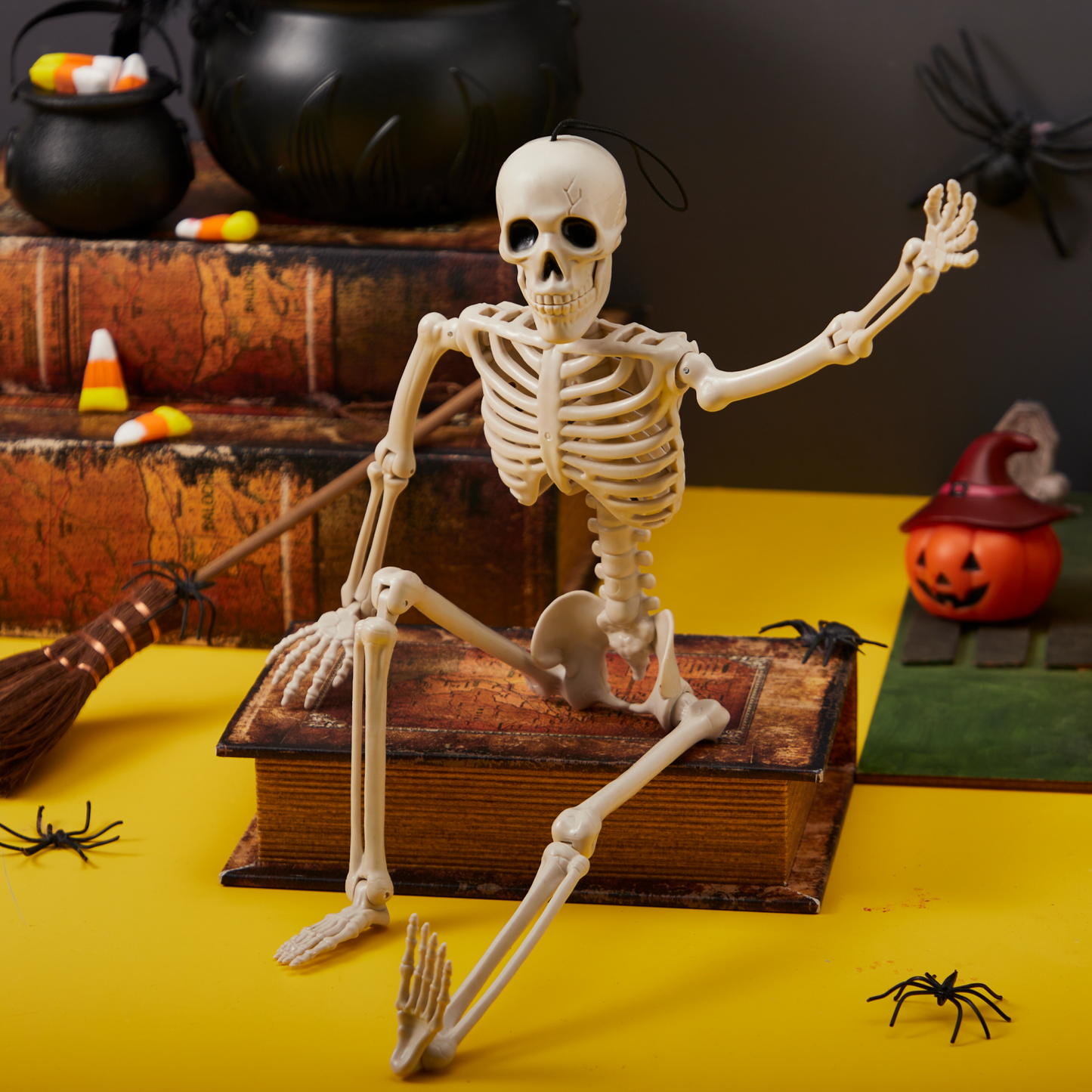 SYNCFUN 1 Pcs Halloween Skeleton Decorations,16 Inch Full Body Poseable Skeleton with Movable Joints for Halloween Indoor Outdoor Party,Graveyard,Haunted House Accessories