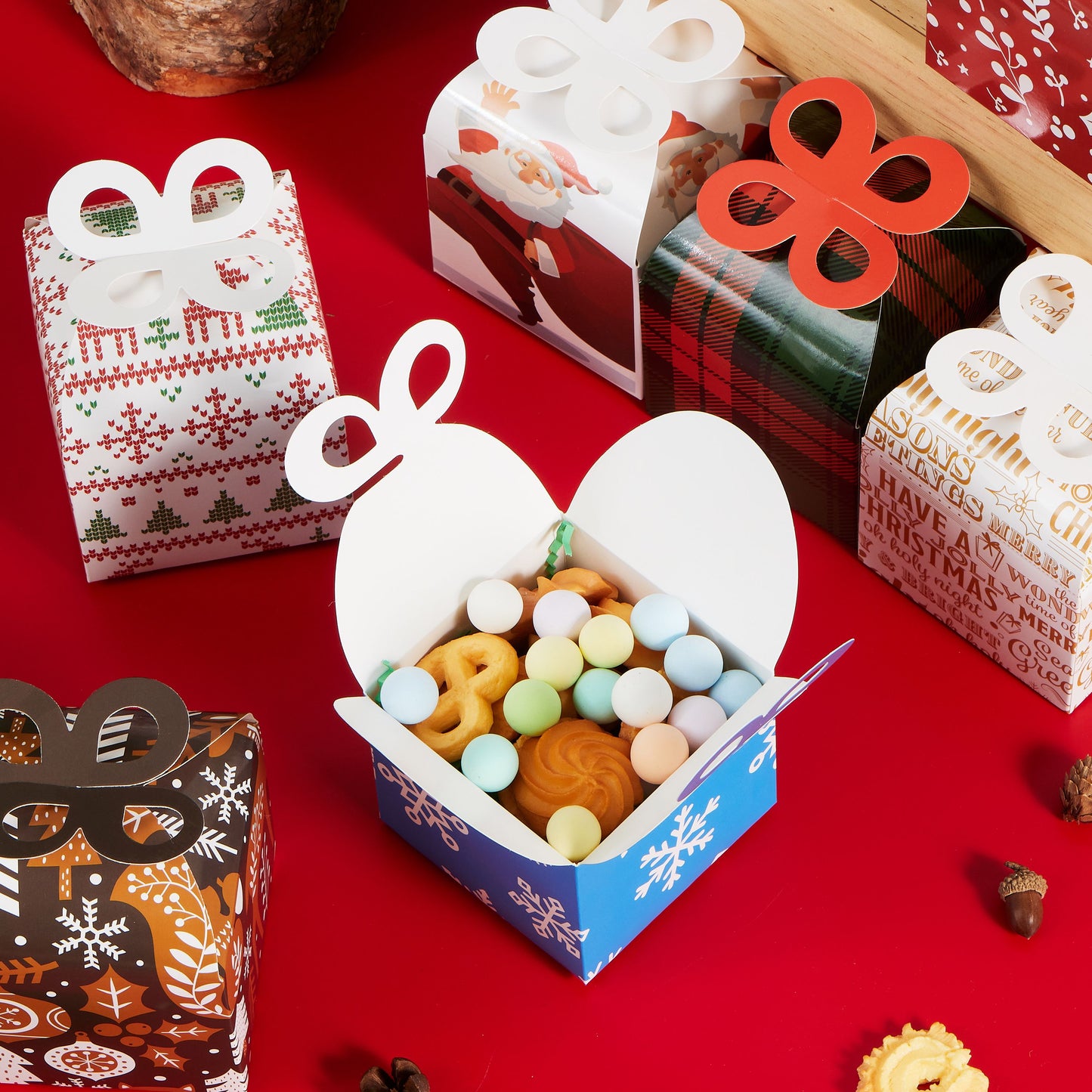 SYNCFUN 36 Pcs 3D Christmas Goodie Gift Boxes with Bow for Xmas Holiday Wedding Decoration Candy Cookie Boxes, Kids School Classrooms Party Favor Supplies