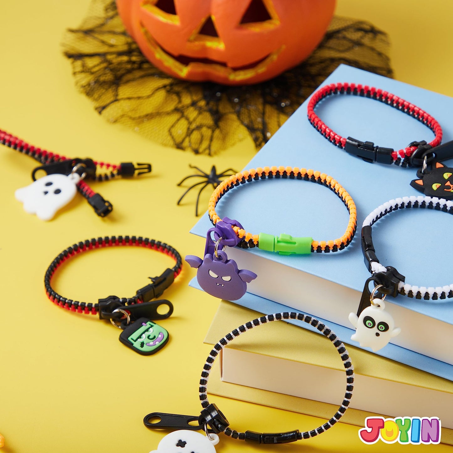 Joyfy 60 Pcs Halloween Zipper Bracelets Toys,Halloween Zipper Wristbands Toys Bulk for Party Favors,Halloween Goody Bag Fillers,Halloween Stretchy Toys for Classroom Prizes