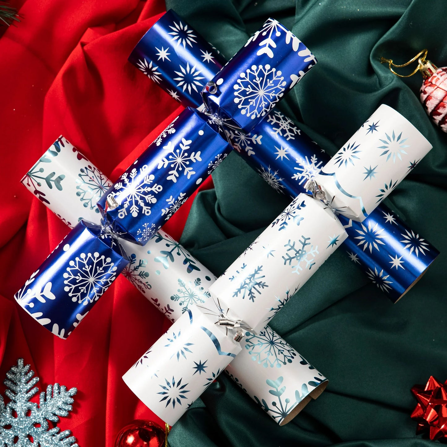 Joyfy 10" Christmas Crackers Party Table Favor, 8 Pcs No Snap Blue & White Snowflake Design, with Party Hat Joke & Little Gift for Xmas Holiday Dinner Traditions