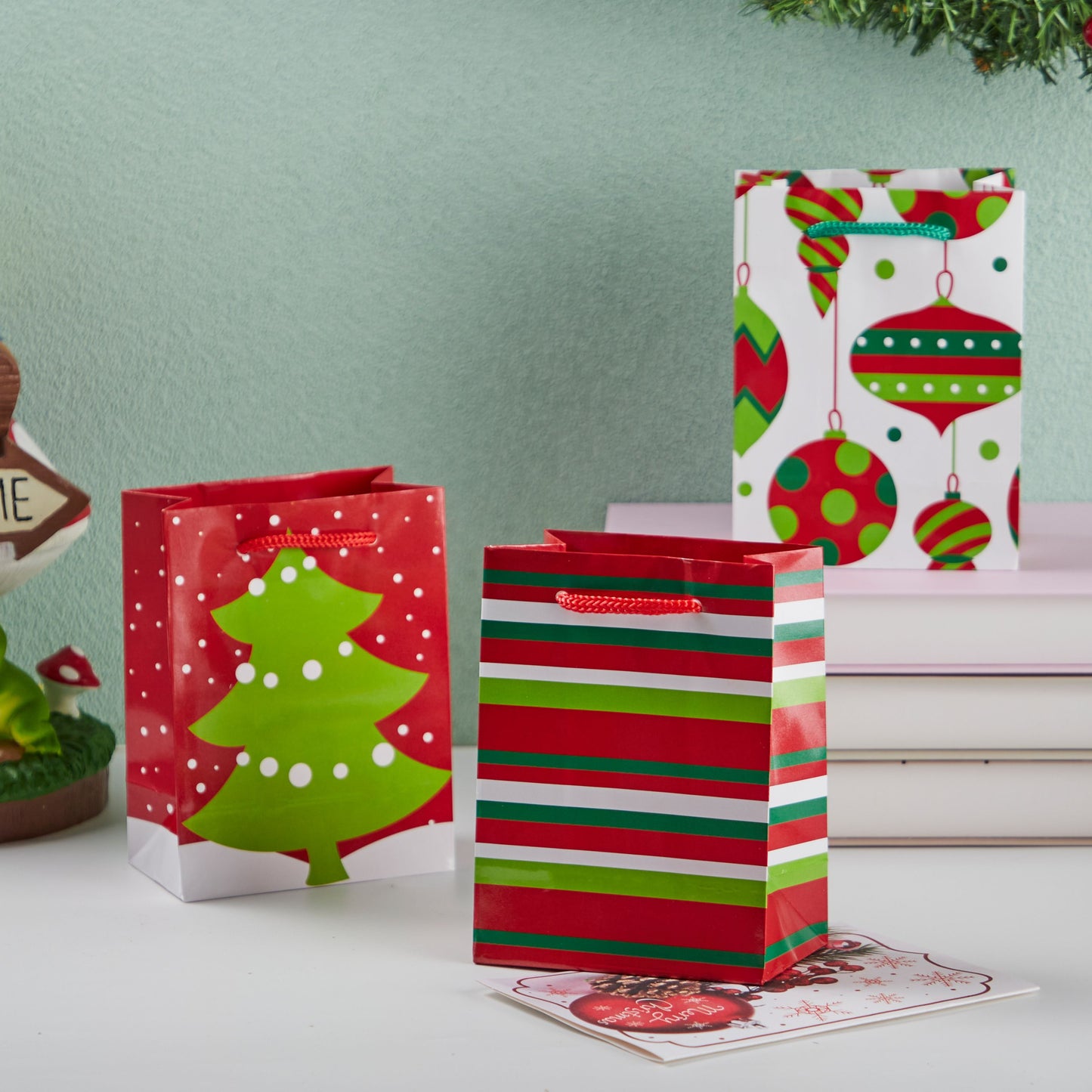 Joyfy 18 Pcs Christmas Holiday Goody Bags, 6 Assorted Christmas Designs Goodie Bags for Classrooms, Party Favors, Small Gift Bags, Kraft Bags and Christmas Craft Bags