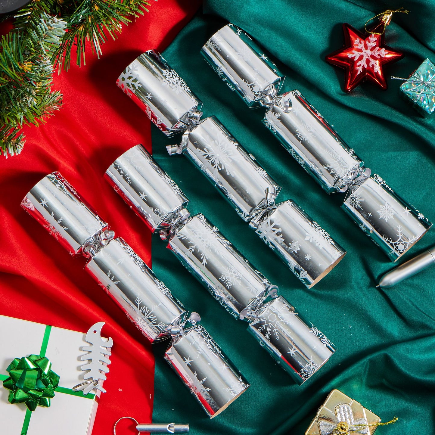Joyfy 12 Pcs Christmas Crackers Party Favor Non-Snap Silver Snowflake Design Party Table Favors