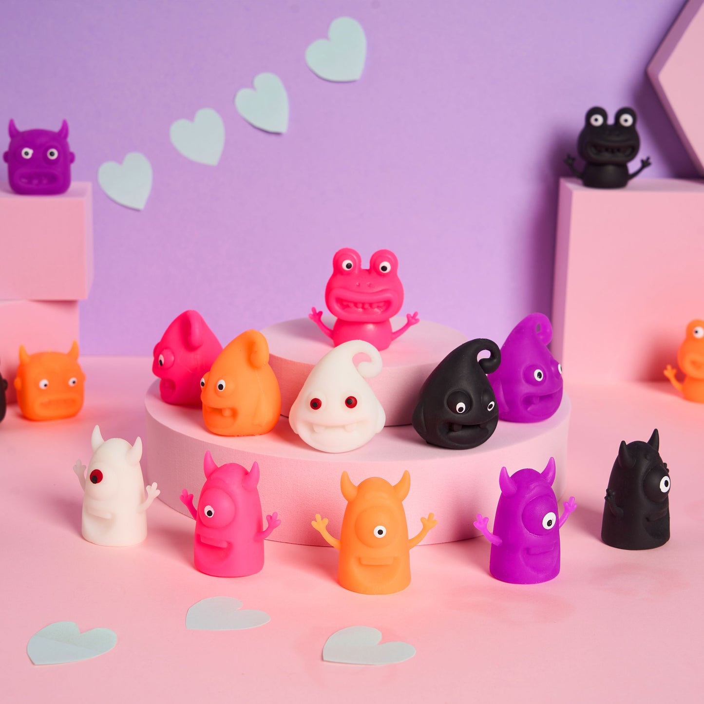 30 Packs Valentine's Day Finger Puppets with Cards, Classroom Exchange Gift for Kids, Valentine's Party Favors, Holiday Reward Prizes