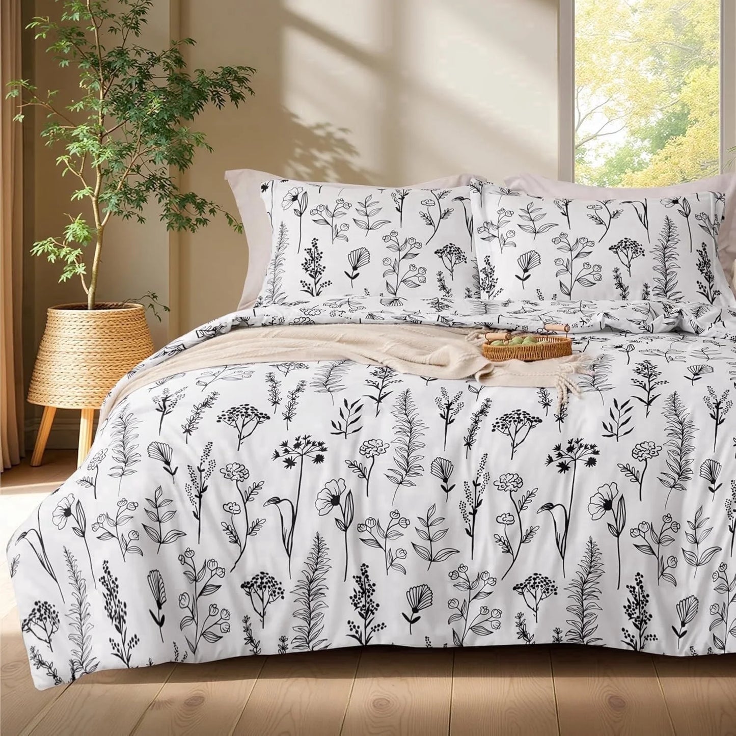 Joyfy Queen Comforter Set White, 3 Pieces Floral Queen Bedding Set with 1 Soft Reversible Botanical Comforter and 2 Pillow Shams, Bed in a Bag for All Seasons