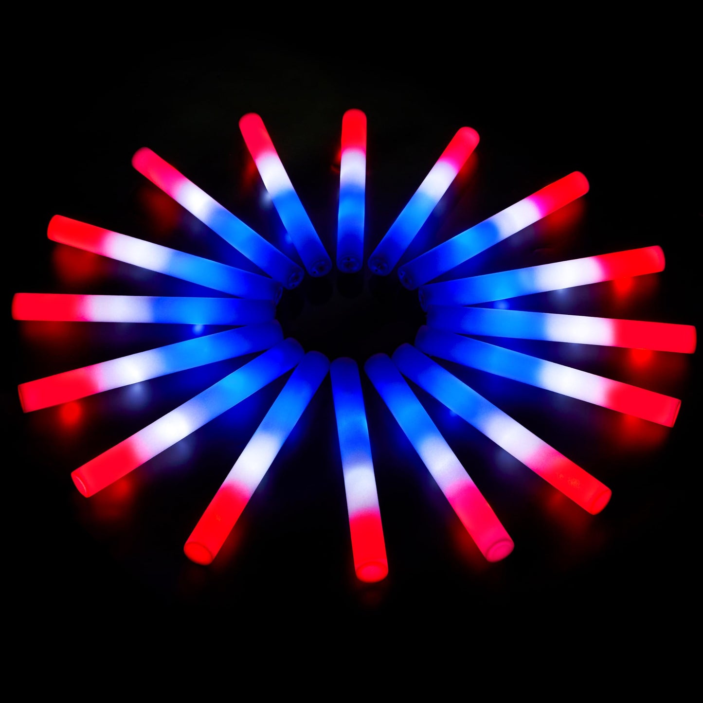 18 foam luminous sticks and red, white and blue patriotic LED sticks on July 4, providing children and adults with 3 flashing carols