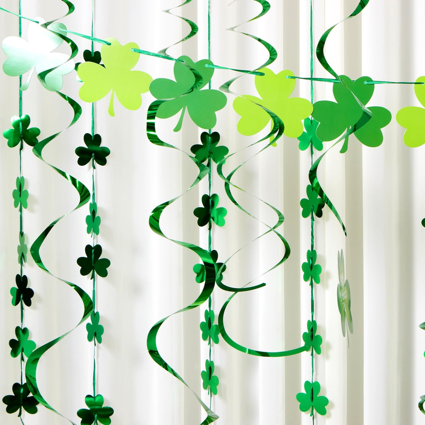 27 pieces of St. Patrick's Day decorations, featuring Irish St. Patrick's green clover foil strings and hanging vortices with Garland