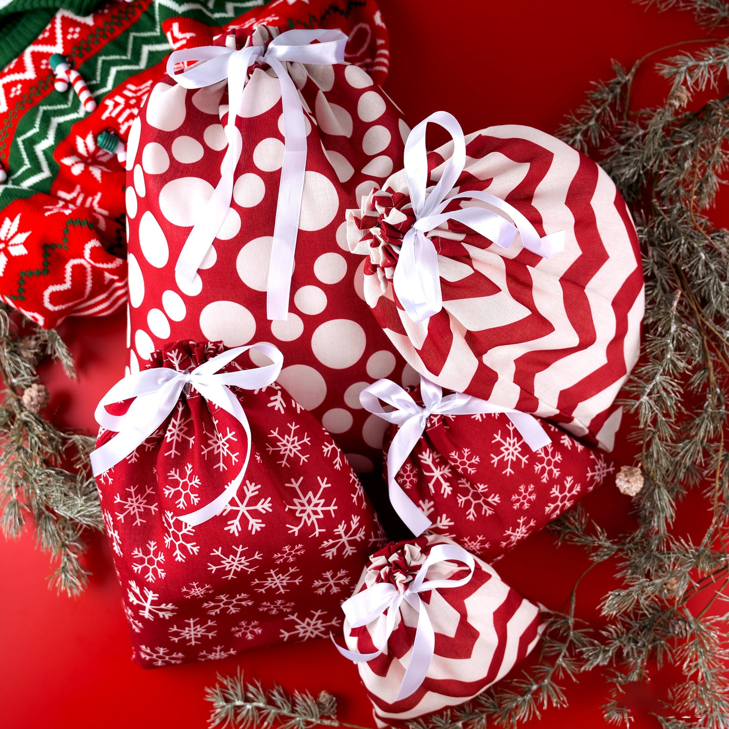 Joyfy Christmas Drawstring Gift Bags, 6Pcs Santa Sack Large Medium Small Sized Gift Wrapping Bag Set Xmas Party Supply Giant Gifts Decorations