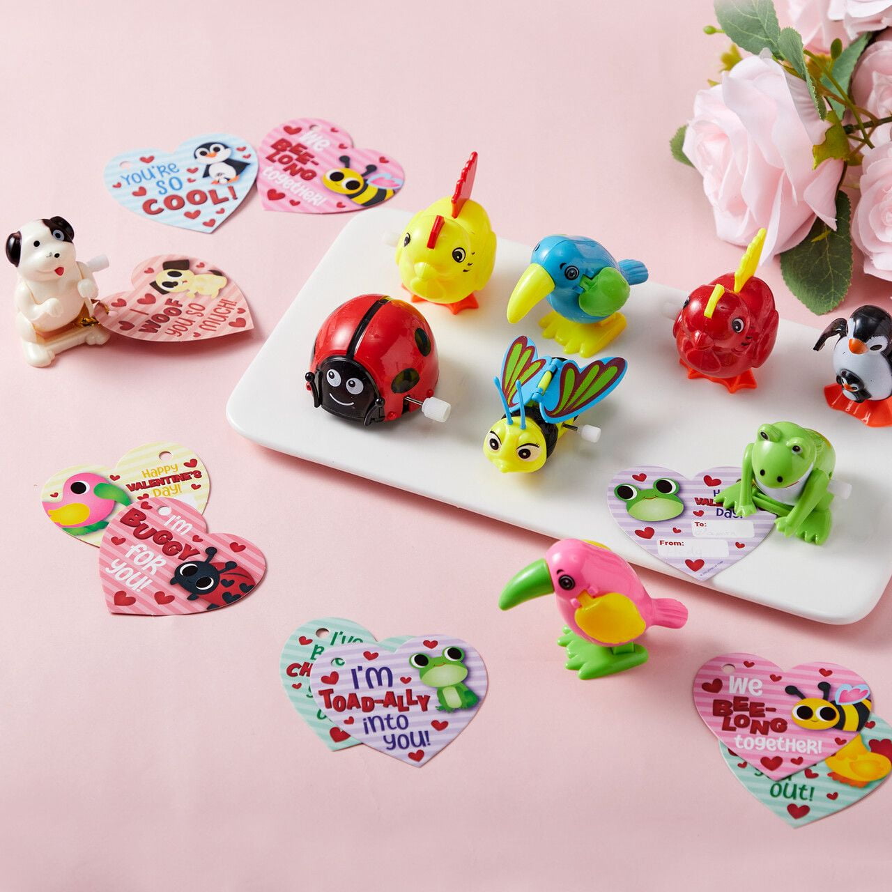 28 PCS Valentines Wind-up Toy with Cards for Kids, Valentines Party Favors, Goody Bag Fillers, Valentine Exchange Cards, Novelty Funny Gifts, Valentines Gift Cards