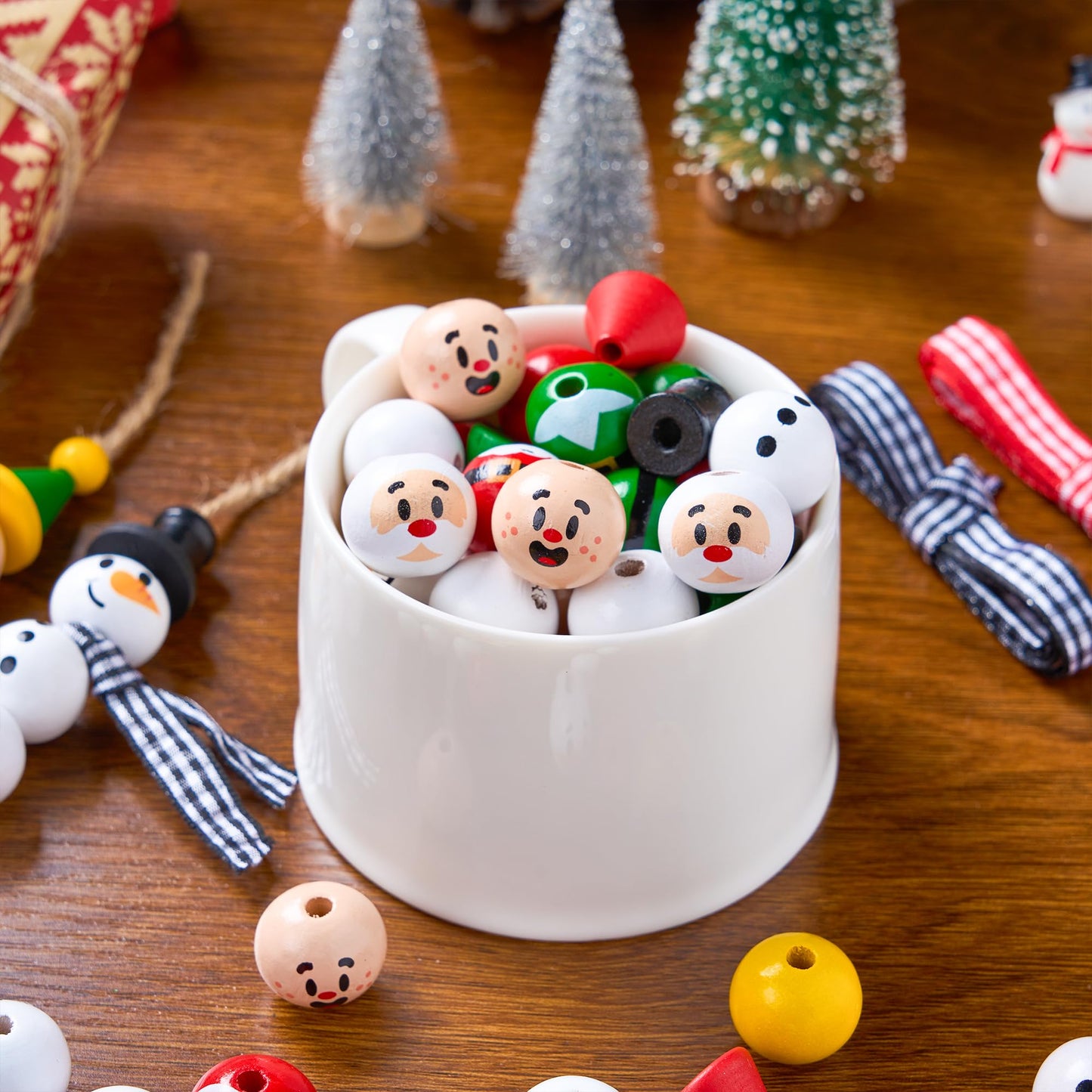 Joyfy 173 Pcs Christmas Wooden Beads Craft, Make Your Own Craft Wood Round Beads Make up to 30 Hanging Ornaments of Snowman, Santa Santa & Elf for Christmas Decoration
